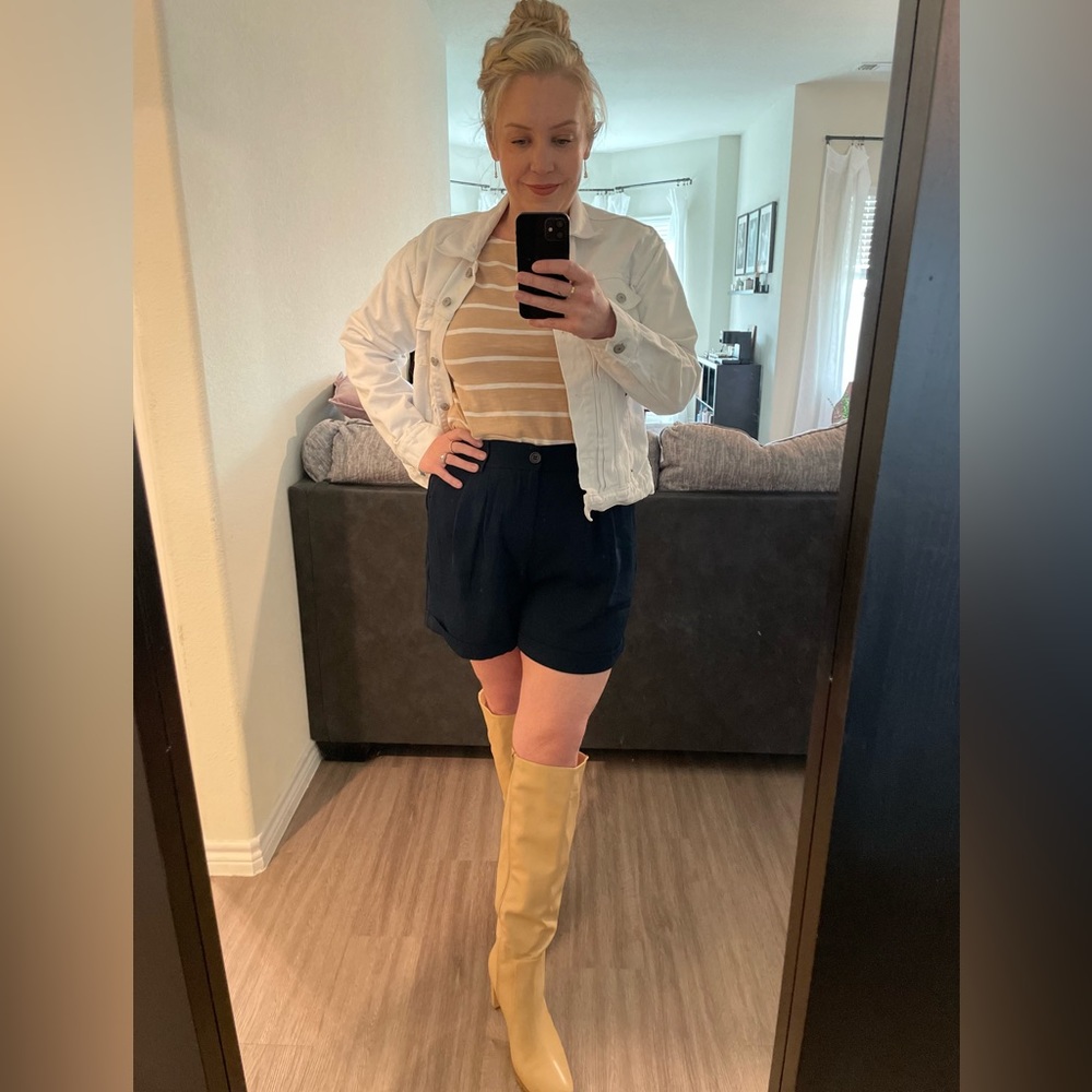 Amber Is Live!! Like This Post And Don’t Ever Miss A Show!